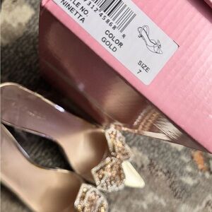 Beeness heels  Women's shoes size 7